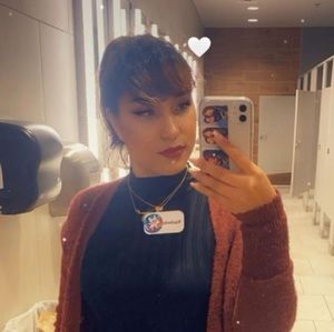 Meet your Posher, Rachelle